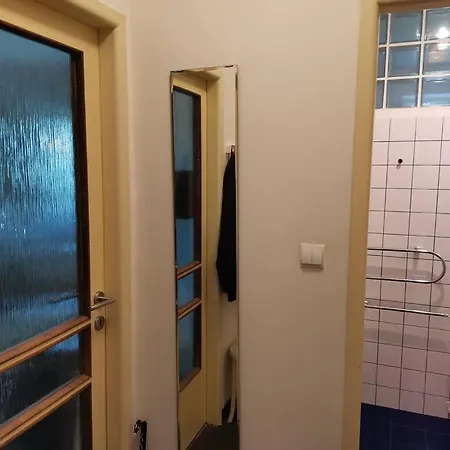 Cozy In The Centre Near Train Station Bratislava